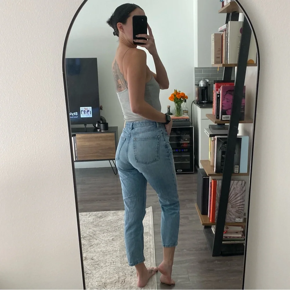Everlane The Original Cheeky Jeans - Picture 2 of 6